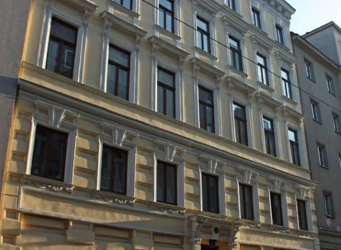 Gemütliche Ruhige Altbauwohnung Nähe Hauptbahnhof Und *