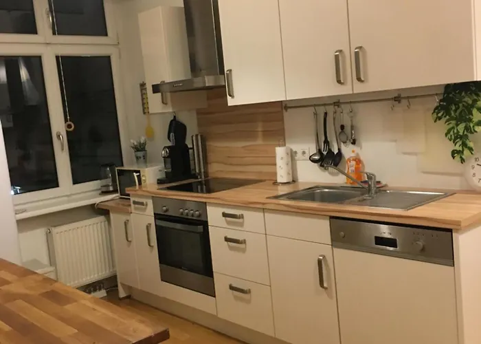 Gemütliche Ruhige Altbauwohnung Nähe Hauptbahnhof Und *