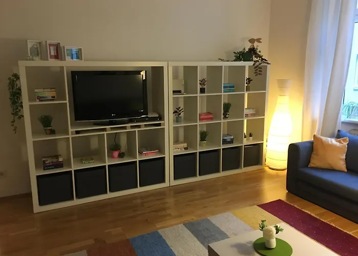 Gemütliche Ruhige Altbauwohnung Nähe Hauptbahnhof Und Viena